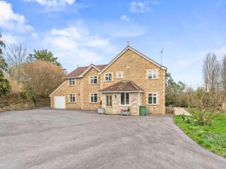 Somerset Farm sleeps 15 | Inc Hot Tub and Games Room thumbnail