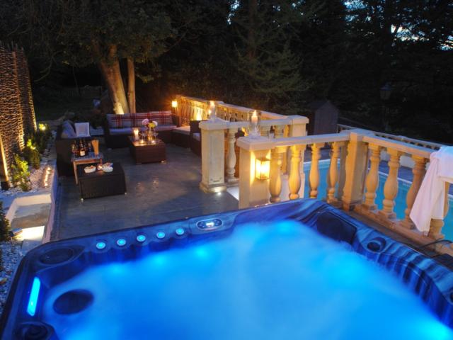 Old School Estate Sleeps 20 | Pool and Hot Tub image