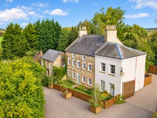 Peak District Country Home Sleeps 14 | Hot Tub thumbnail