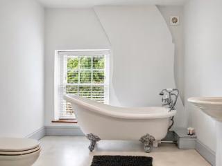 Peak District Country Home Sleeps 14 | Hot Tub thumbnail