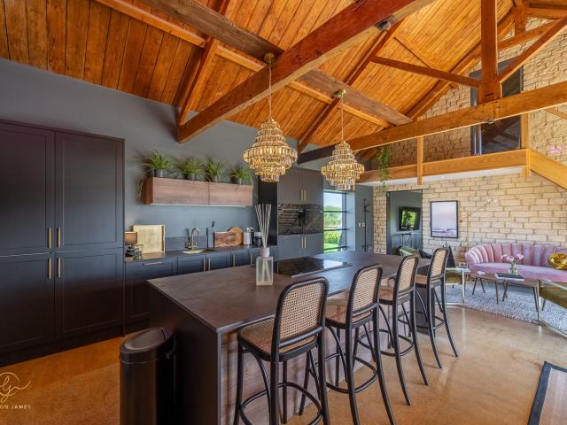 Cambridge Stunning Barn Conversion | Swimming Pool image