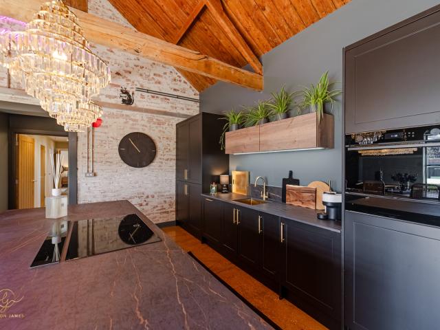 Cambridge Stunning Barn Conversion | Swimming Pool image