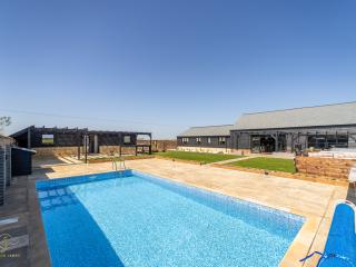 Cambridge Stunning Barn Conversion | Swimming Pool thumbnail