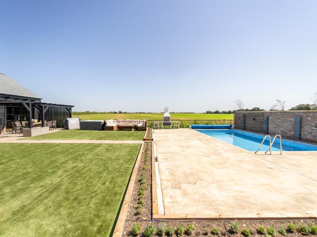 Cambridge Stunning Barn Conversion | Swimming Pool image
