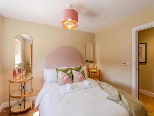 Cambridge Stunning Barn Conversion | Swimming Pool image