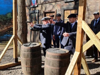Peaky Pistols Shooting Experience thumbnail