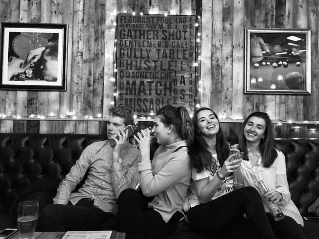 Felson's Cocktail Lounge Entry image